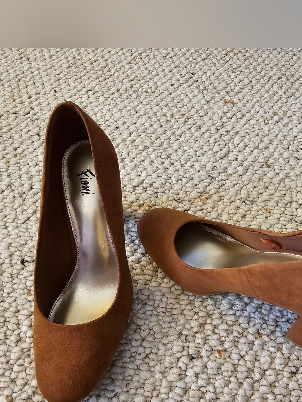 Fioni Brown Women 3.5" Heels Shoes 61/2  Closed Toe Chestnut Suede Round-Toe